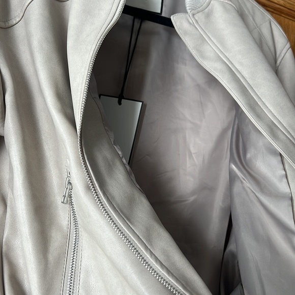 Bagatelle Bomber - Picture 4 of 4